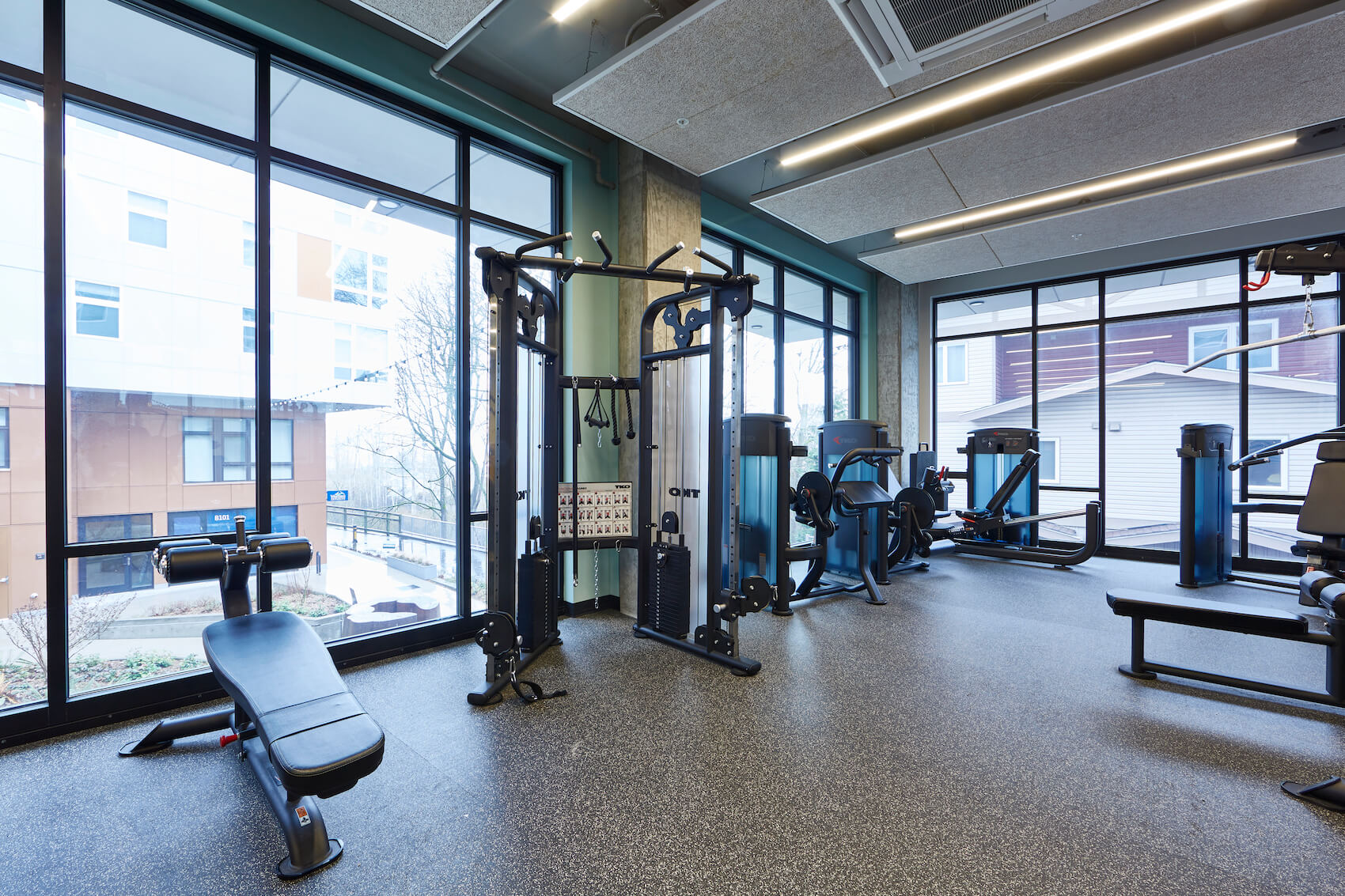 fitness room equipped with amenities at stateside apartments